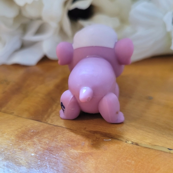 Littlest Pet Shop LPS #1773 Guinea Pig Purple Blue Eyes 2007 - Picture 3 of 10